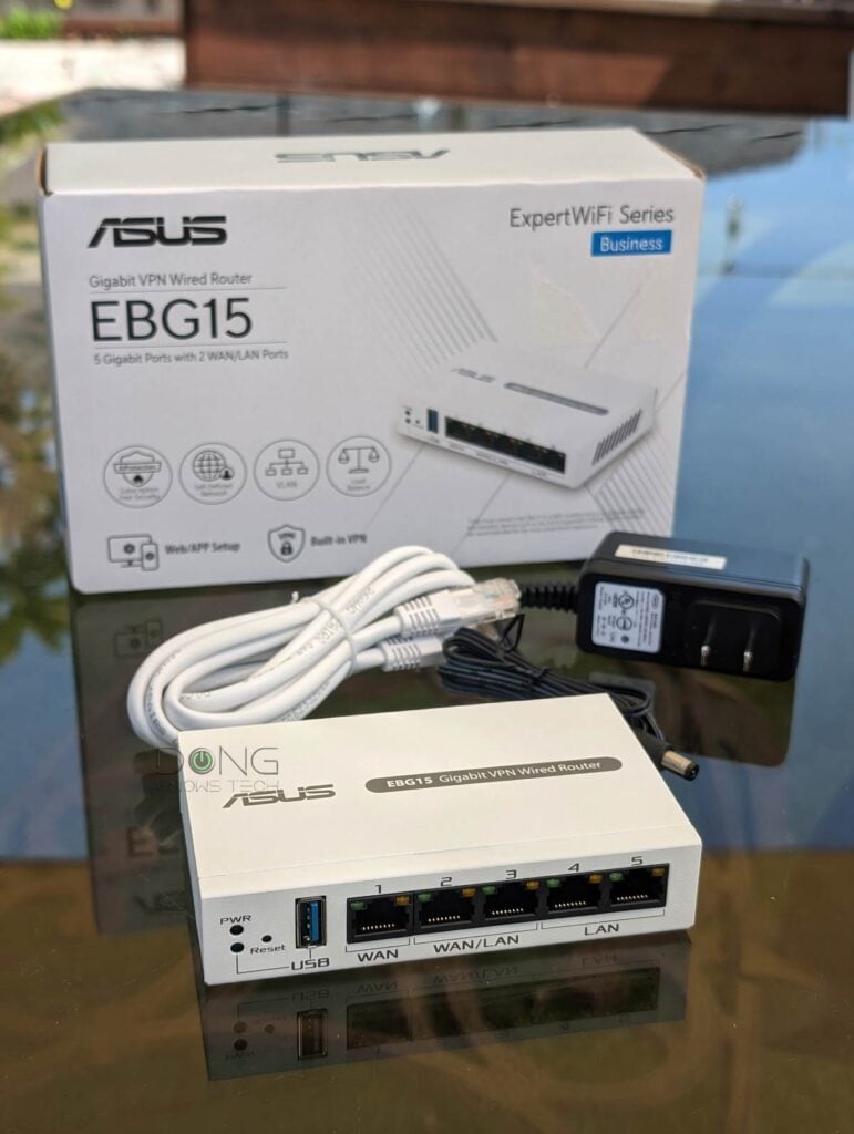 Asus ExpertWiFi EBG15 Review: A Tiny Non-WiFi Router that Could 3 Asus ExpertWiFi EBG15 VPN Router out of the box