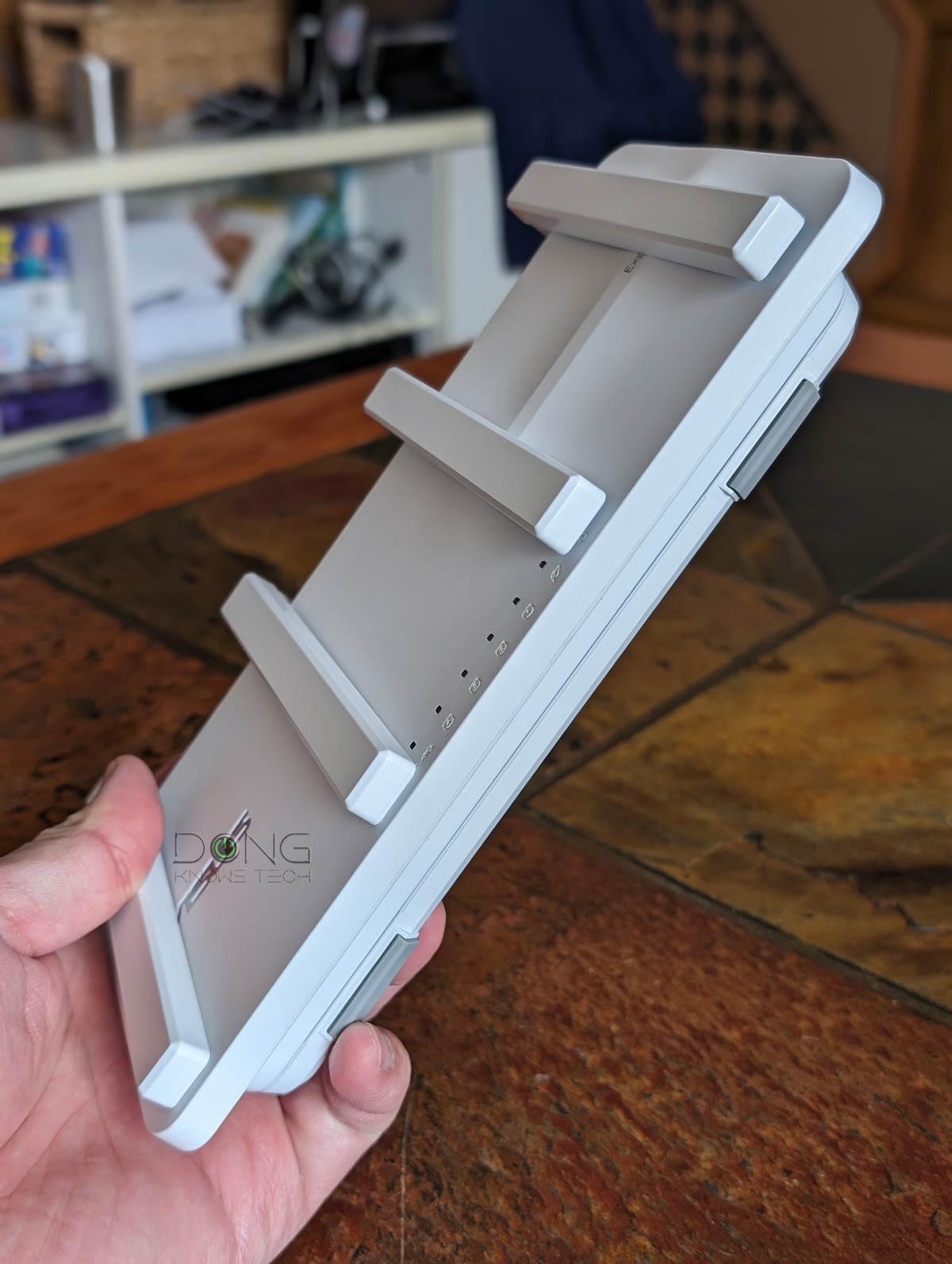 Asus ExpertWiFi EBR63 Review: A Surprisingly Capable Wi-Fi 6 Router 5 Asus ExpertWiFi EBR63 front