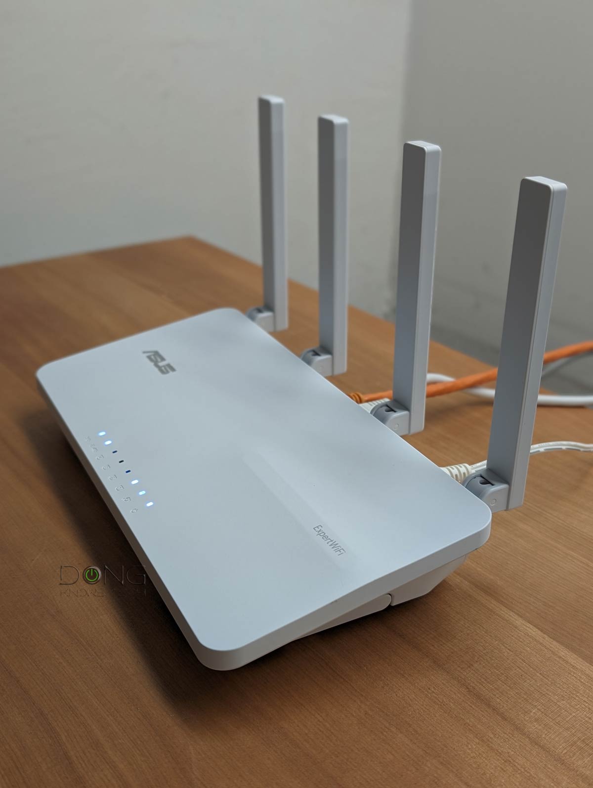 Asus ExpertWiFi Overview (vs. ZenWifi): A New Mesh-Ready SOHO Hardware Series 22 Asus ExpertWiFi EBR63 Router in Actation