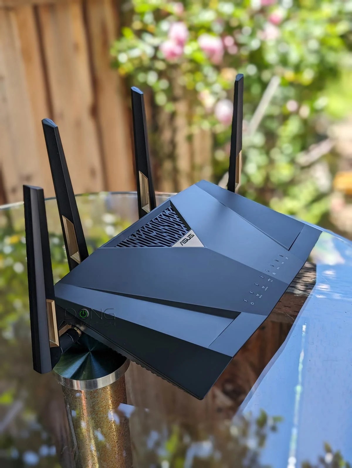 Asus RT-BE88U Review: A Straightforward and Powerful dual-band Wi-Fi 7 Router 2 Asus RT-BE88U Wi-Fi 7 Router Left Angle