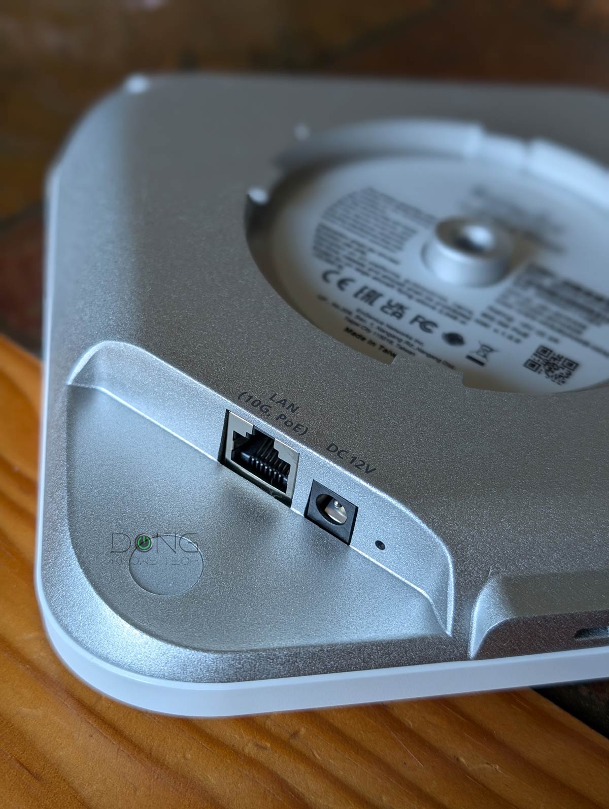 EnGenius ECW526 Wi-Fi 7 Access Point Review (vs. Zyxel NWA130BE): Reliable but Underwhelming 9 EnGenius ECW526 10Gbps Port