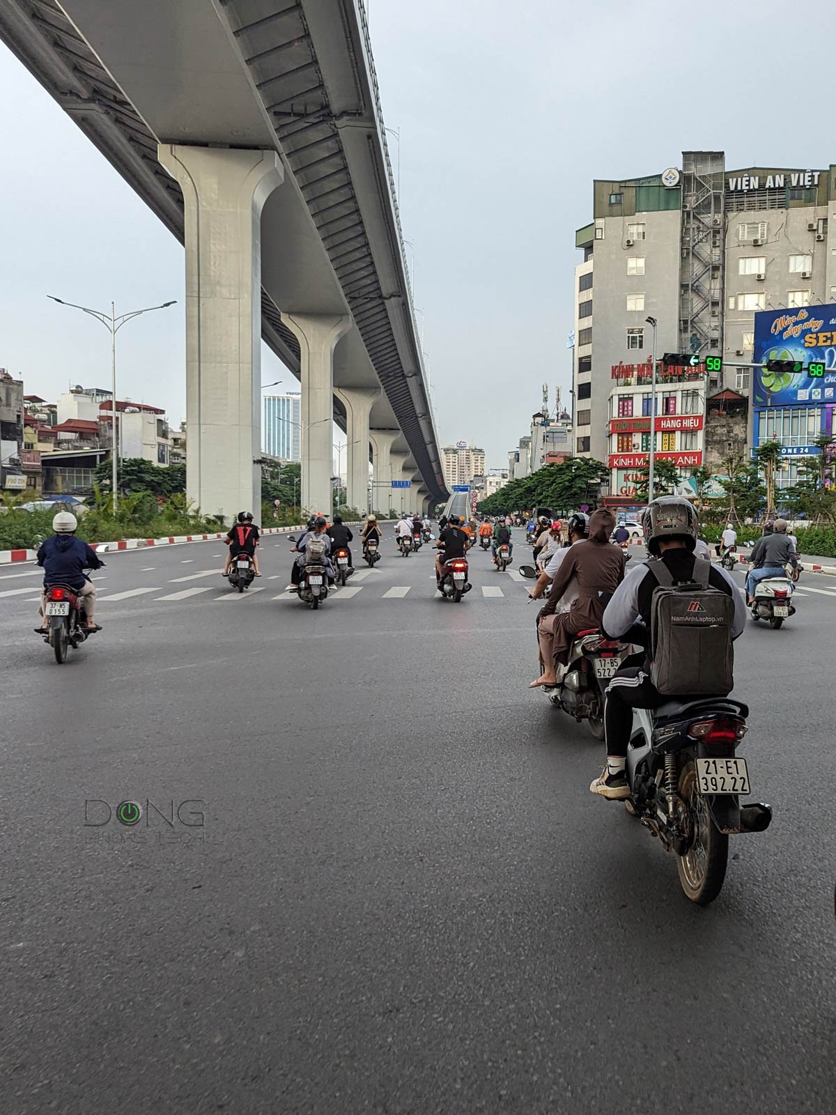 Goodbye 2023! What a Memorable Year You've Been! 4 Hanoi traffic