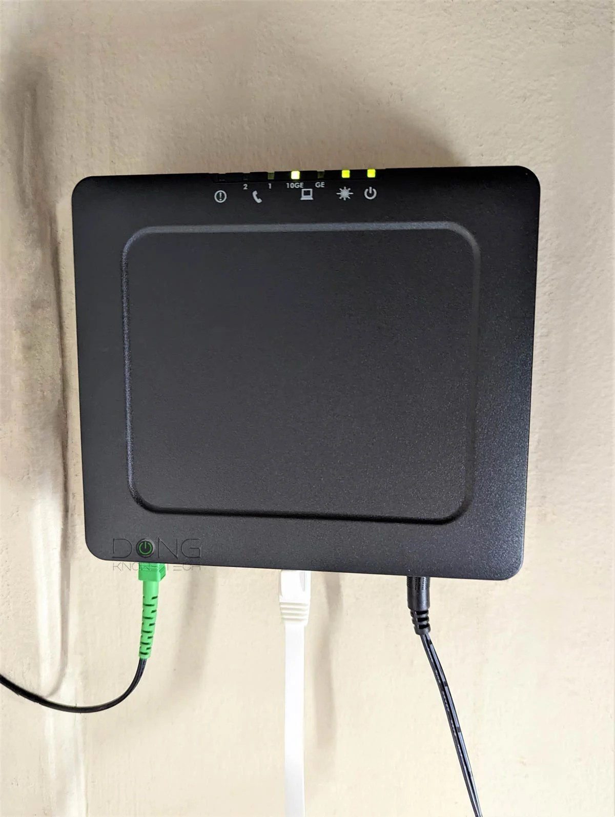 Broadband Connection Explained: Tips on Internet and Wi-Fi Speed Testing 5 Internet Speed test Sonic Fiber optic ONT in action