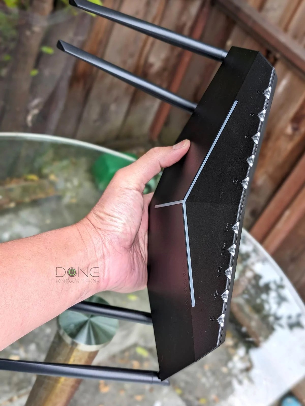 Netduma R3 Gaming Router Review: A Cool-Looking but Underwhelming Wi-Fi 6 Router 5 Netduma R3 front