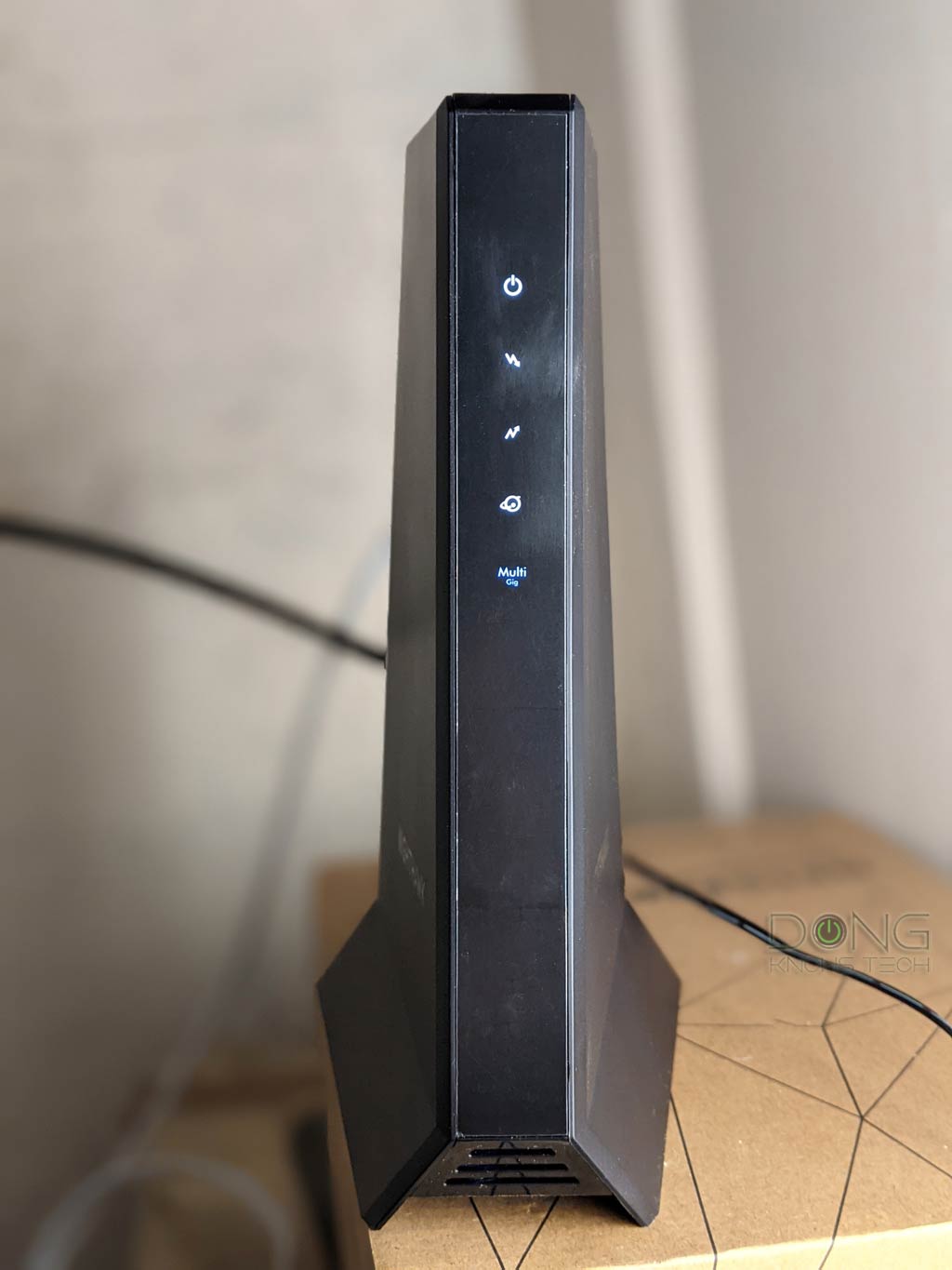 Top 5 Best Cable Modems (Approved and Tested with Comcast Xfinity) 19 Netgear CM2000 Nighthawk Multi-Gig Cable Modem Lights