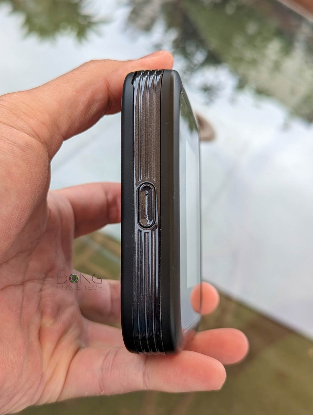 Netgear M6 Pro Hotspot Router Review: Versatile yet Ridiculously Overpriced 7 Netgear MR6550 Nighthawk M6 Pro 5G WiFi 6E Hotspot Router Top