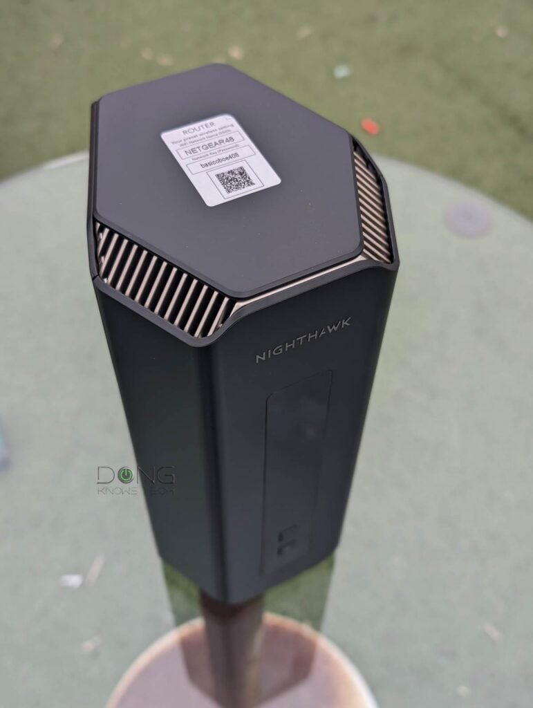 Netgear RS700S from top