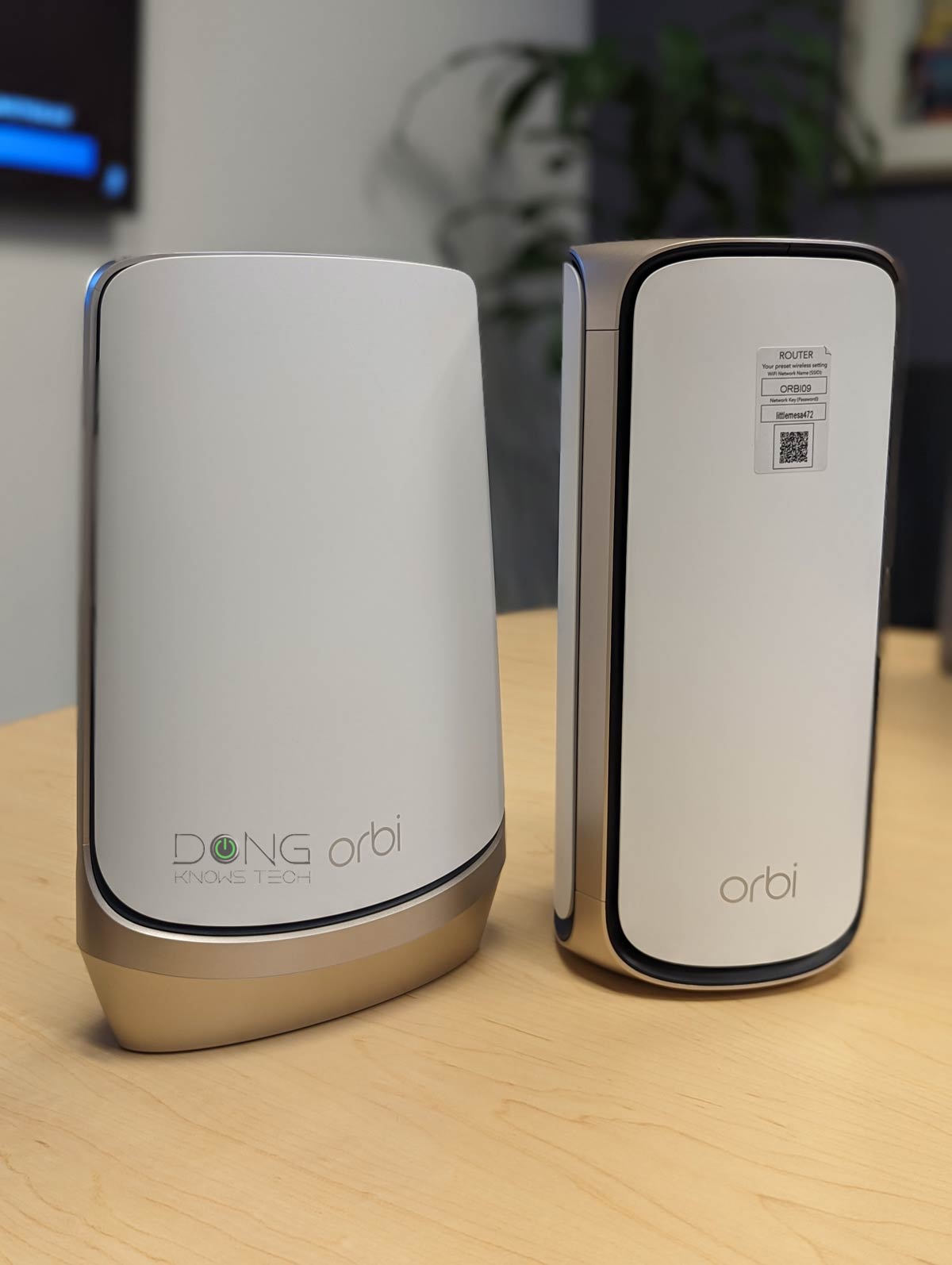 Netgear Orbi 970 Series (RBE973S) Review (vs. TP-Link Deco BE85): A Tiring Mixed Bag of Complicated Wi-Fi, Real Multi-Gigabit, and a Major Sticker Shock 9 Orbi RBRE960 router vs. Orbi RBR970 router Front 1