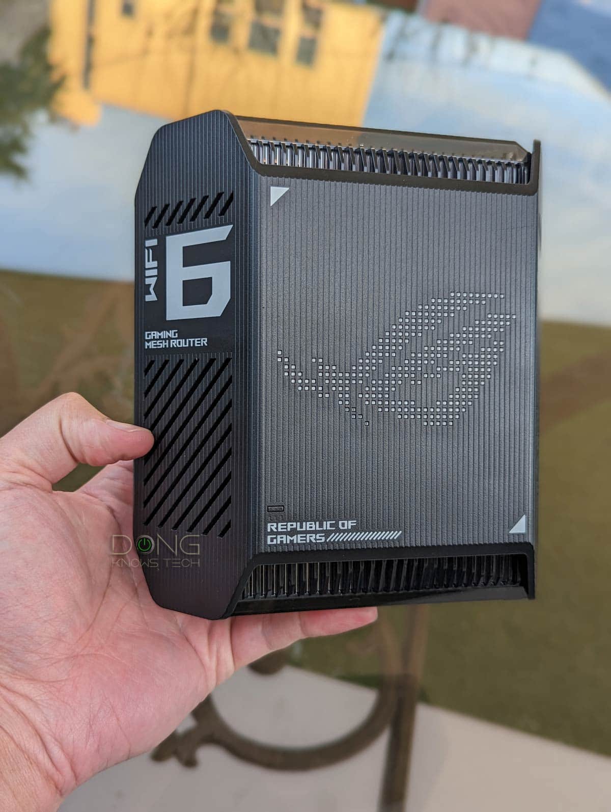 Asus ROG Rapture GT6 Review: An Excellent ZenWifi Alternative for Gamers 11 ROG Rapture GT6 in hand