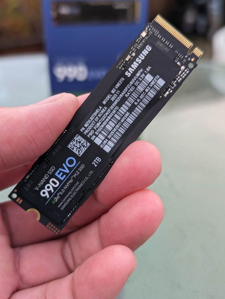 Samsung SSD 990 Evo top side