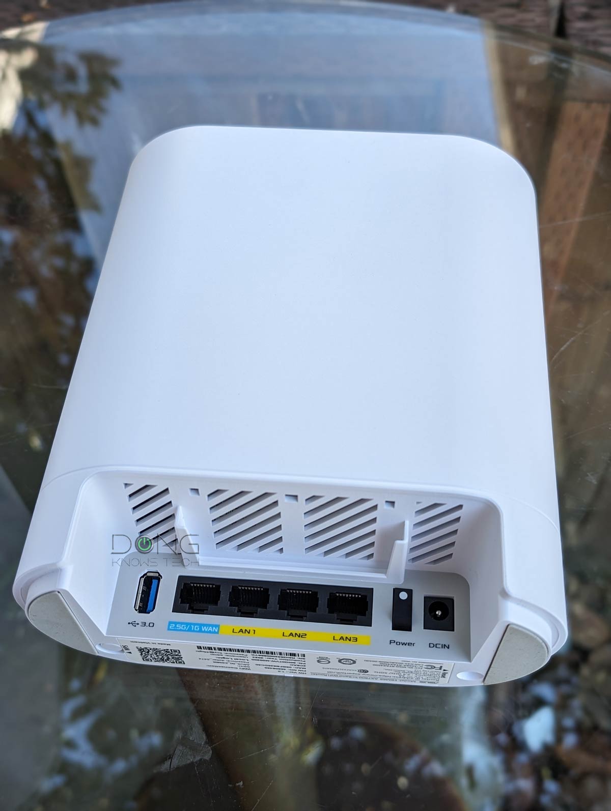 Asus ExpertWiFi EBM68 Review (vs. ZenWiFi): A Refined Wi-Fi 6 Mesh Alternative 7 The Asus ExpertWiFi EBM68 Business Mesh router has a 2.5Gbps WAN port and 3 Gigabit LAN ports