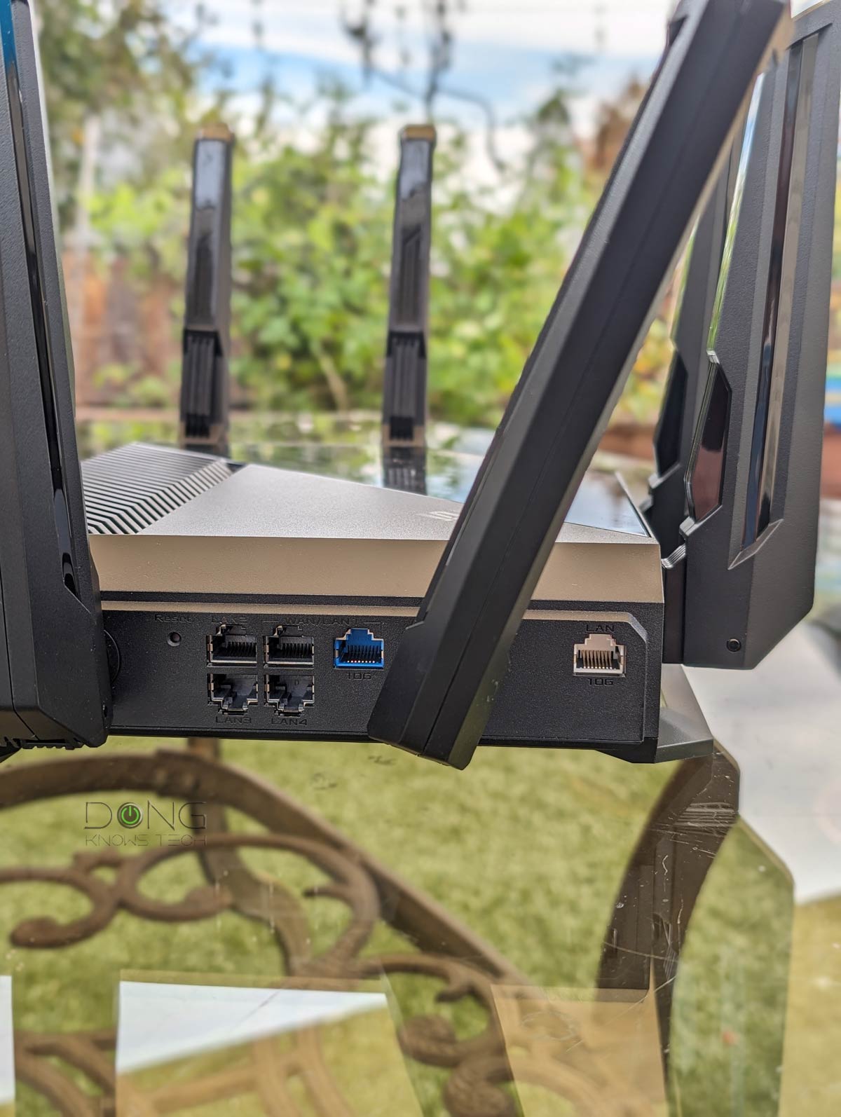 Asus RT-BE96U Review: An Exciting AiMesh Router with Real Wi-Fi 7 8 The Asus RT-BE96U comes with two 10Gbps and four Gigabit ports