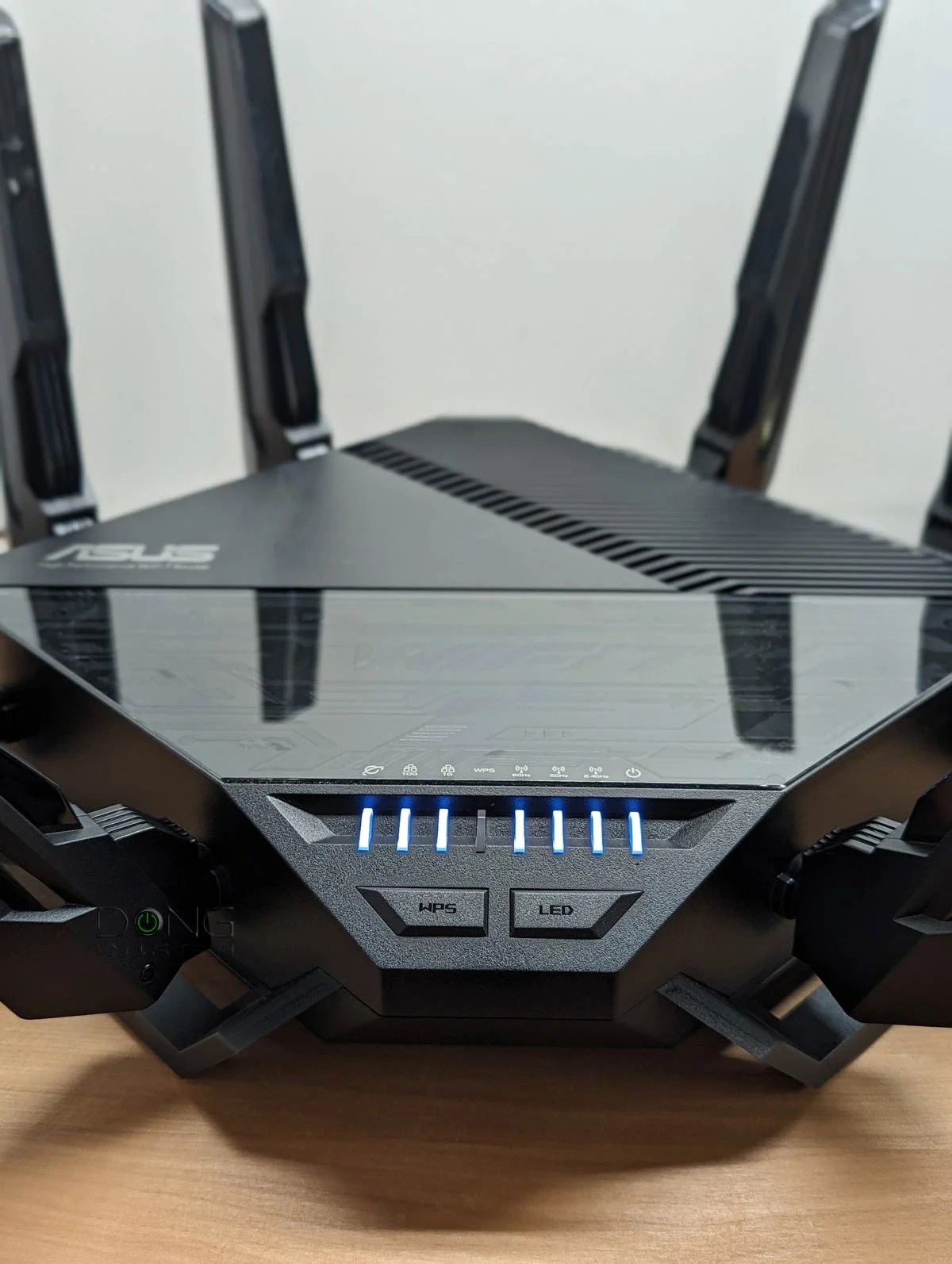 AsusWRT Firmware vs. AsusWRT-Merlin, Explained: Everything Behind the Routers' Wi-Fi "Magic" 3 The Asus RT-BE96U in action
