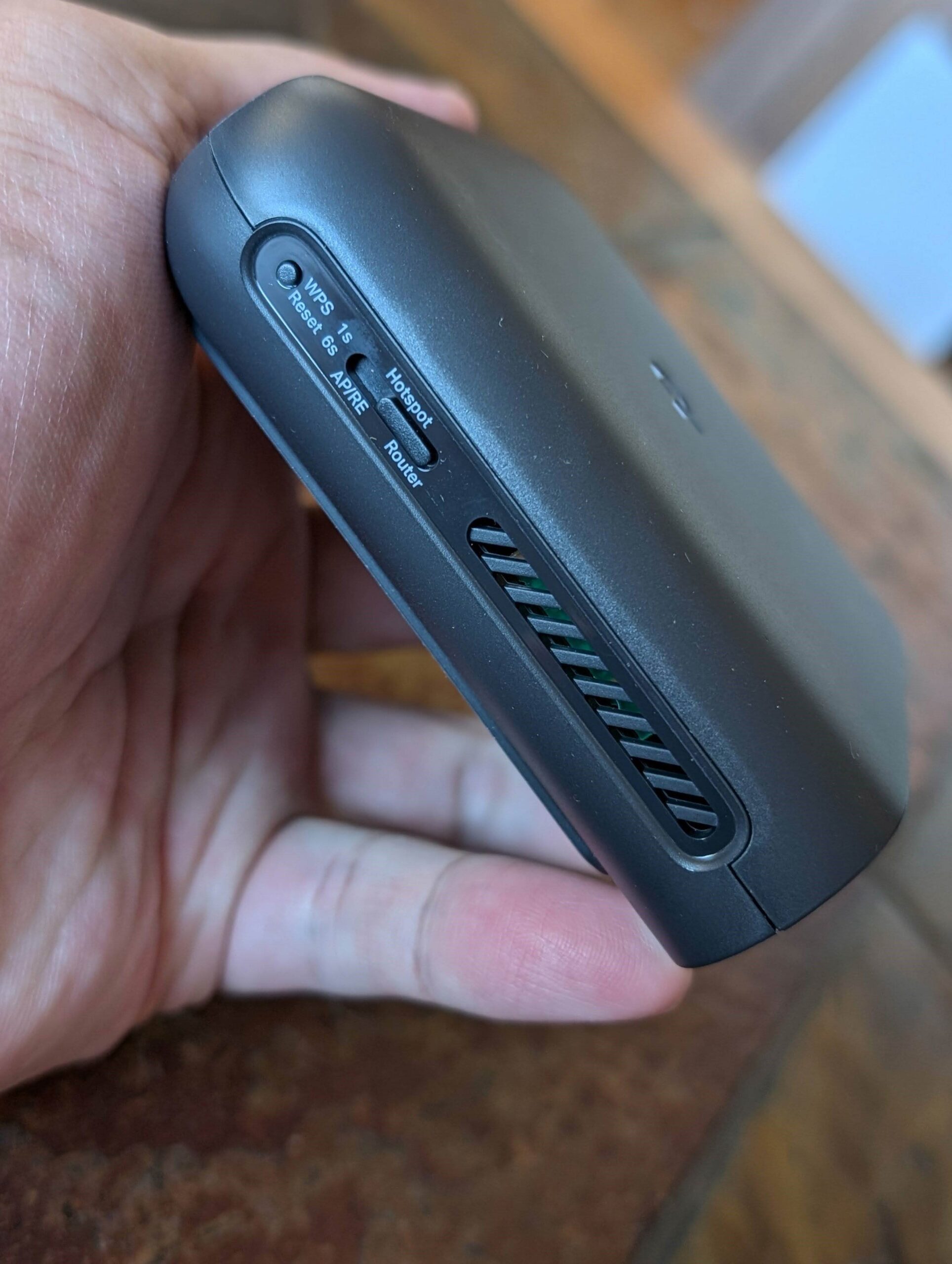 TP-Link TL-WR1502X Review (vs. Asus RT-AX57 Go): A Decent Pocket-Size Wi-Fi 6 Travel Router 8 The TP-Link TL WR1502X has a fast switching button one left side