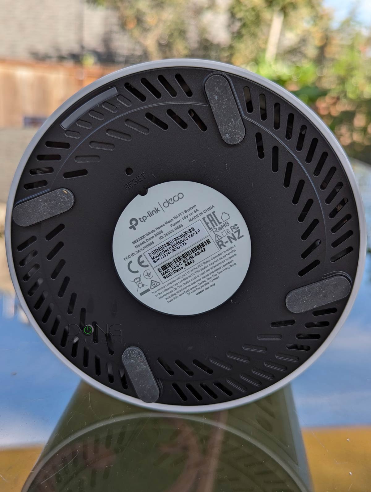 TP-Link Deco BE95 BE33000 Mesh Review (vs. Deco BE85): More on Paper, Less in Reality 8 TP-Link Deco BE85 Underside